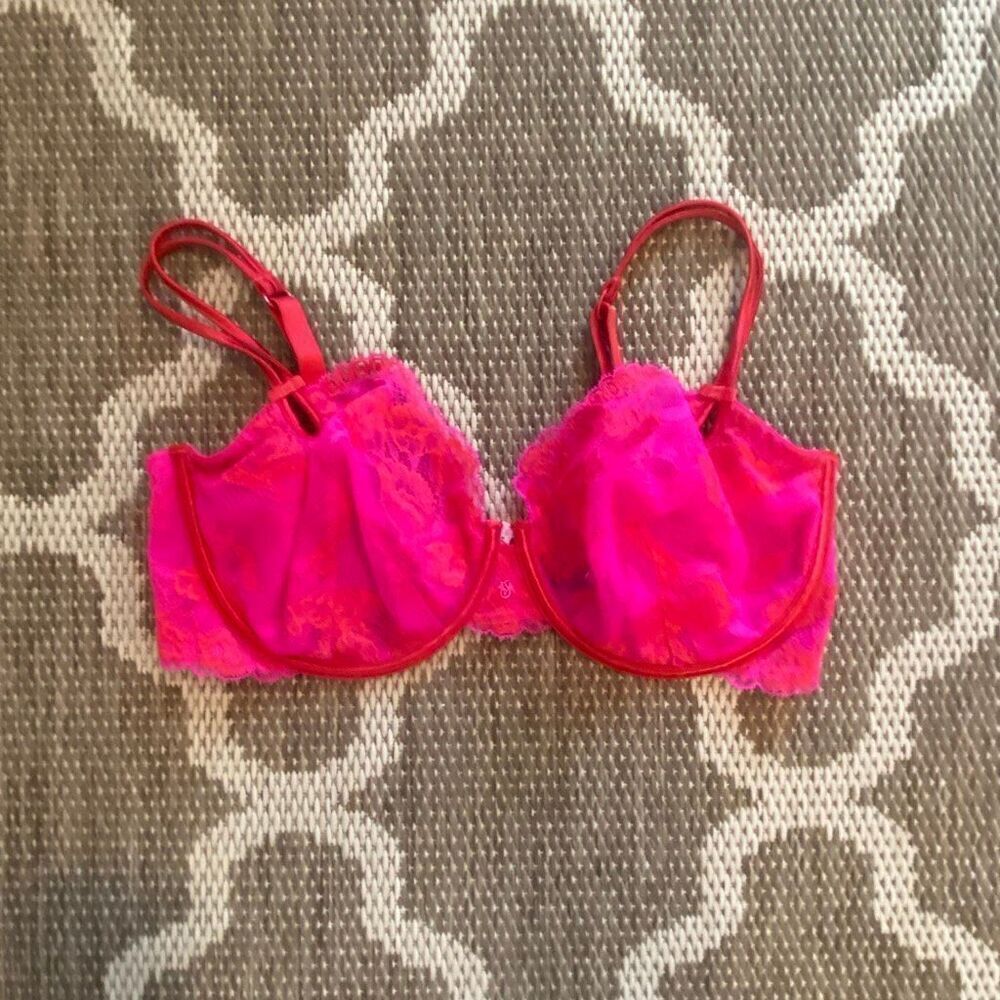 Victoria’s Secret bra size 38DD